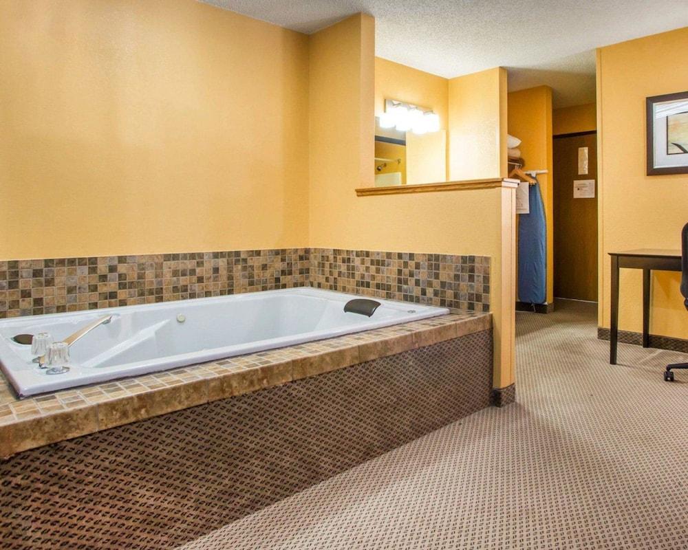 Quality Inn & Suites Kimberly - Appleton East photo 29