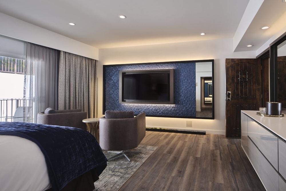 Sunset Marquis photo 27