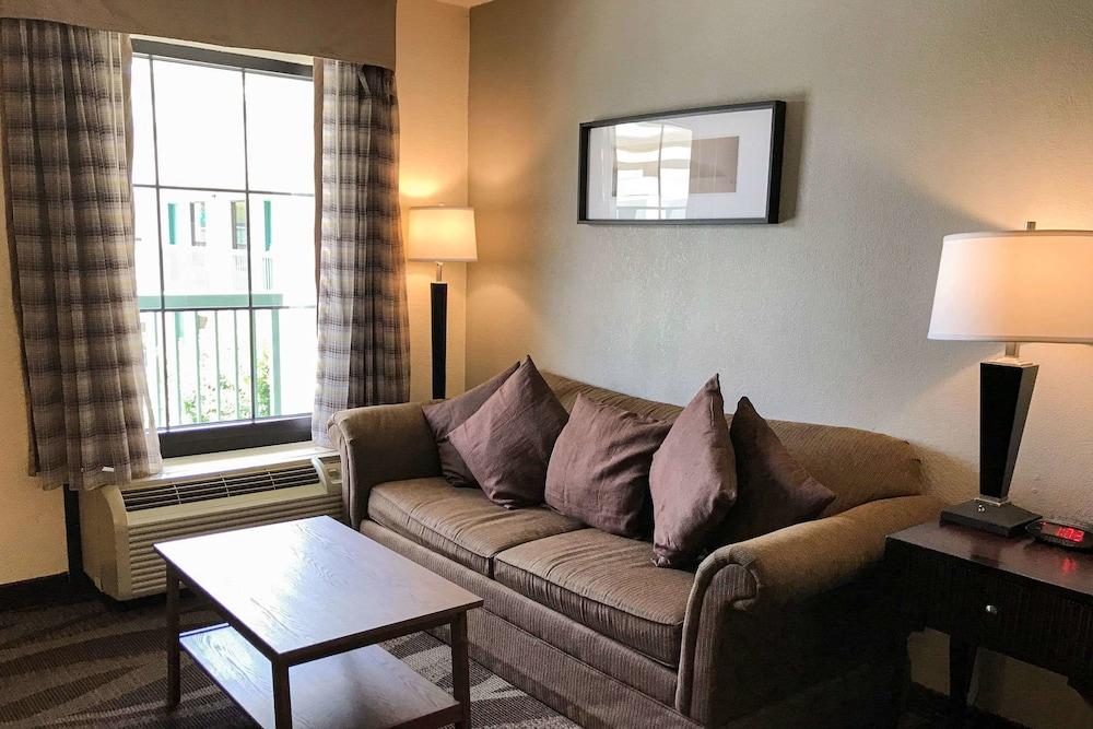 Quality Inn Windsor Mill - Baltimore photo 7