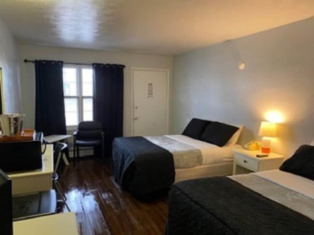 Brewer Motor Inn photo 5