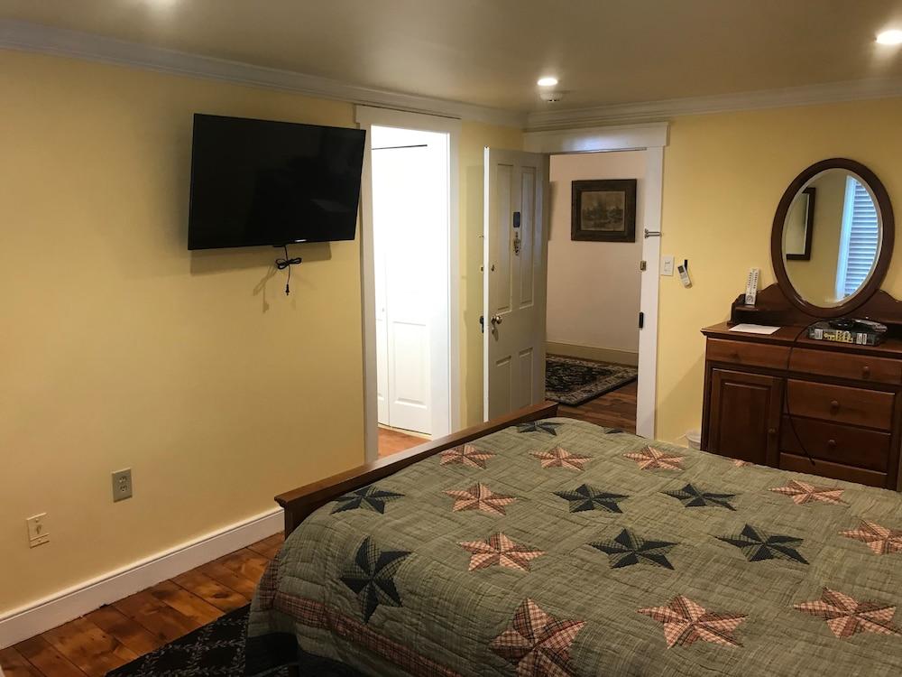Stottsville Inn photo 8