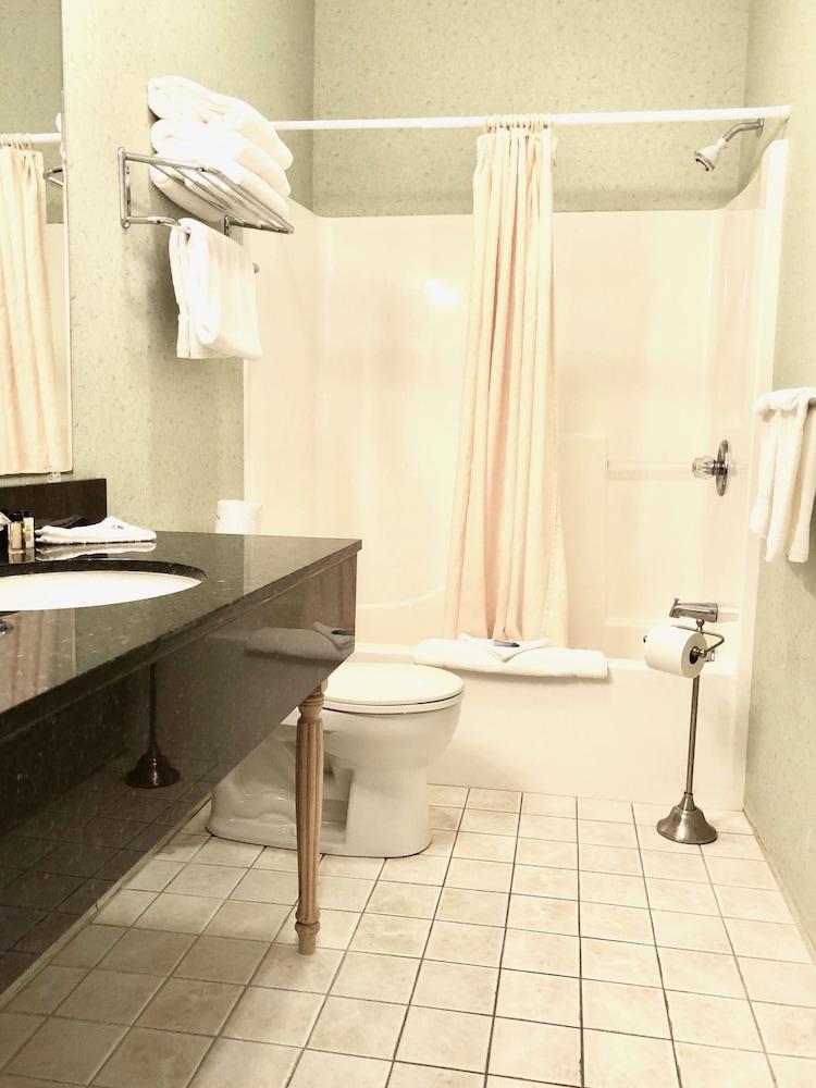 Lyn Aire Motel photo 41