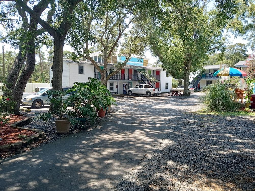 Captain's Cove Motel photo 16