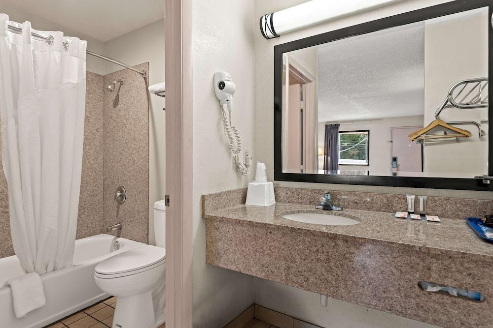 Americas Best Value Inn Laurel photo 17