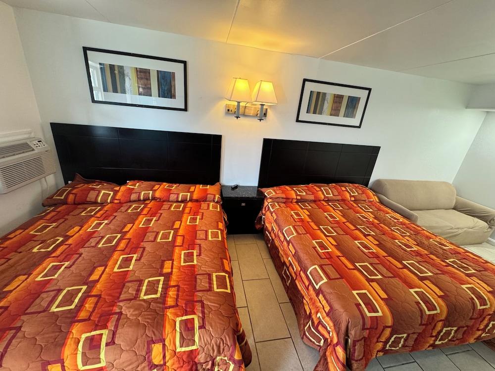 Skyview Manor Motel photo 6
