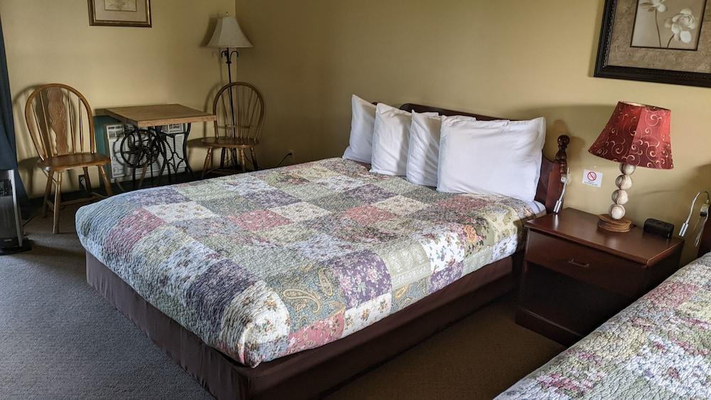 The Meadowlark Inn photo 11