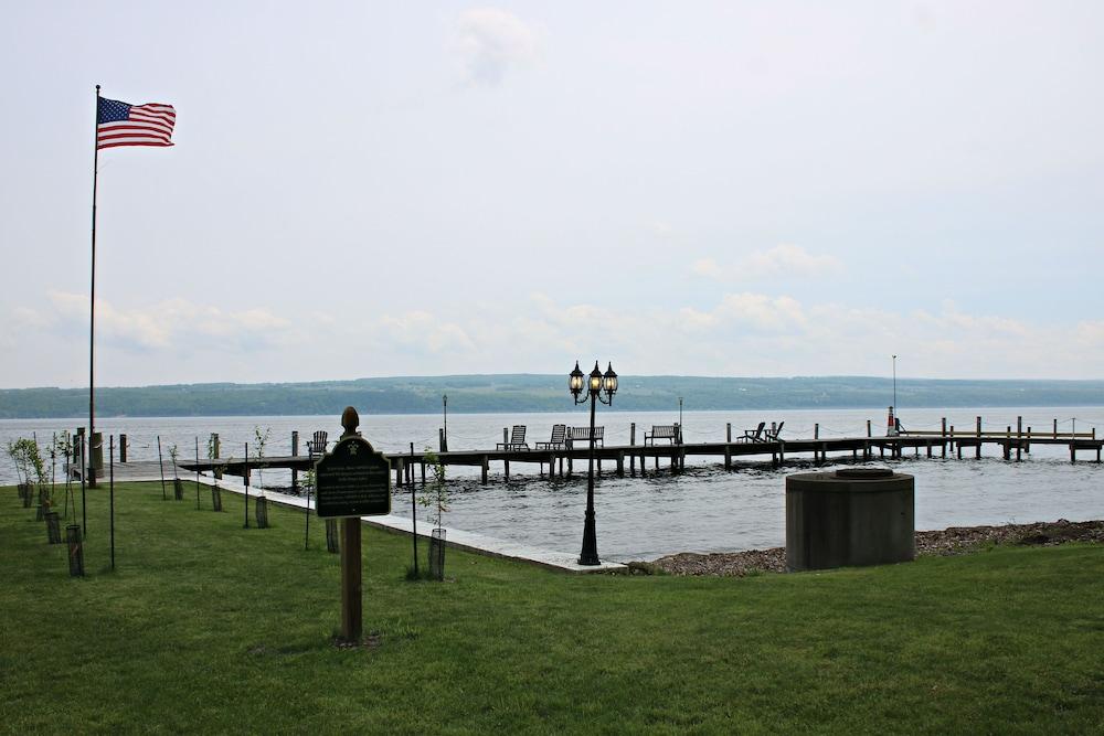 Plum Point Lodge photo 24