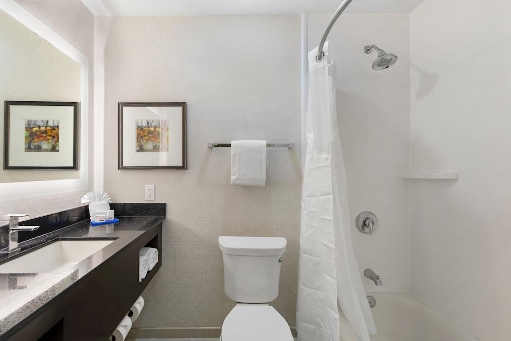 Holiday Inn Express San Bernardino - Colton by IHG photo 21