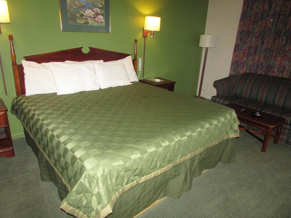 Gas Lite Motel photo 18