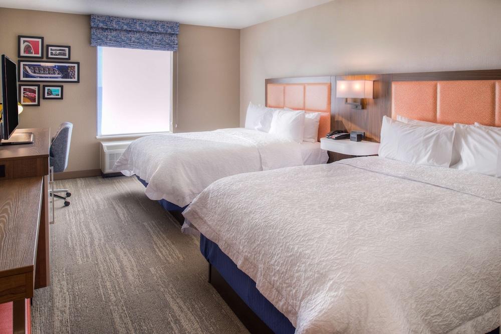 Hampton Inn & Suites Wixom photo 15
