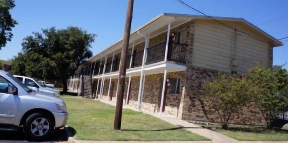 Ranch House Inn and Suites photo 14