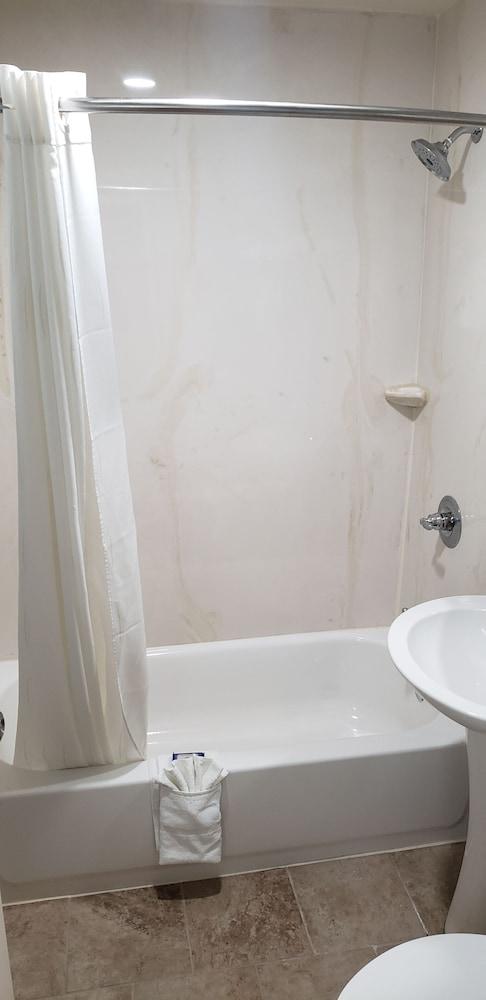 Regency Inn photo 10