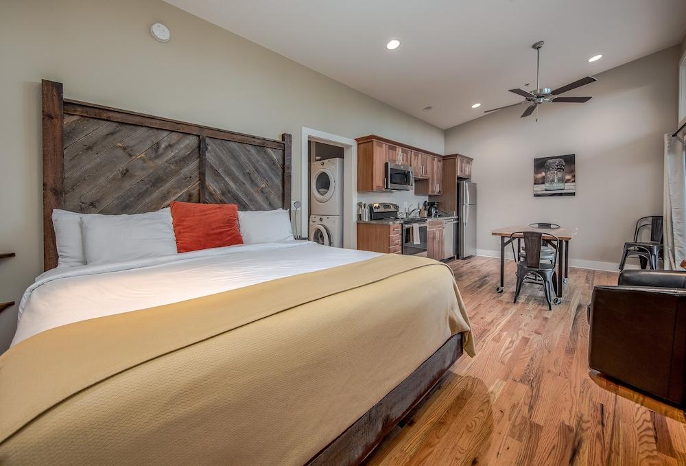 Pilot Cove Forest Lodging photo 4
