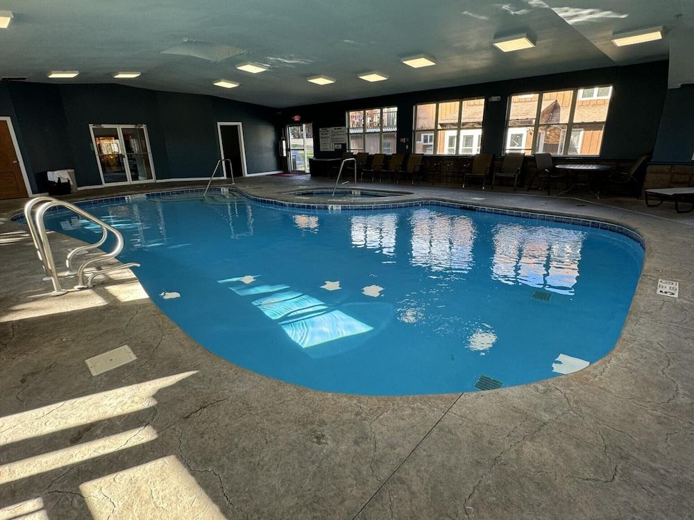 Mohican Resort Motel photo 42