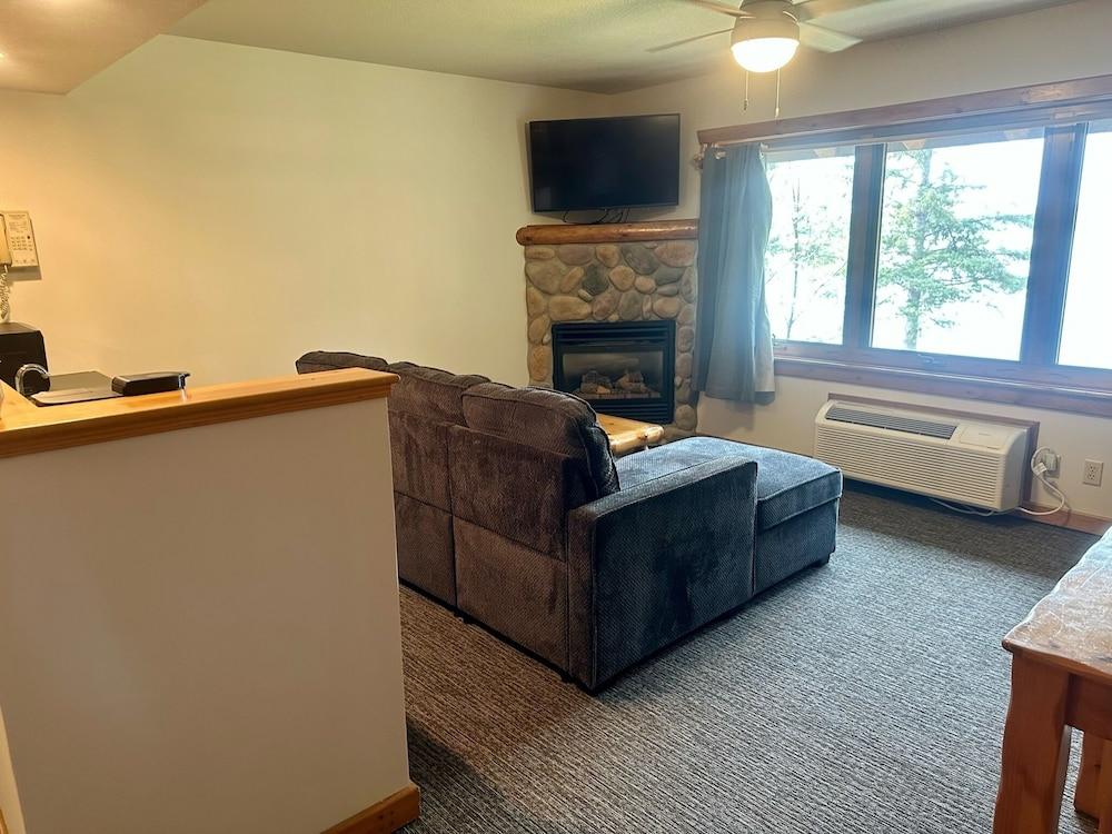 Manhattan Beach Lodge photo 3