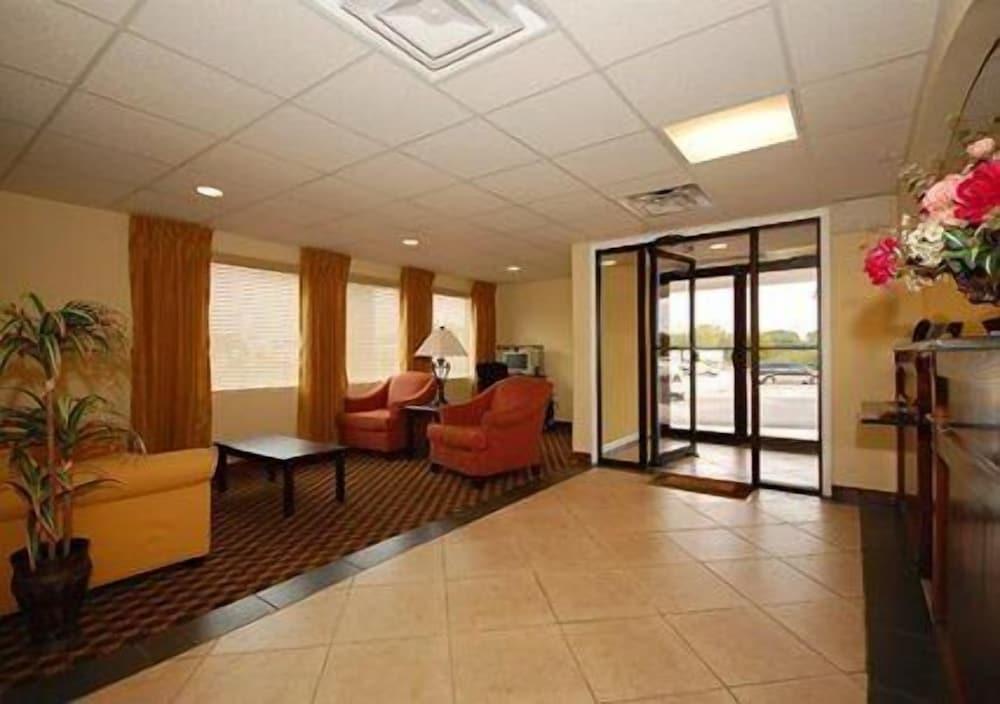 Country Hearth Inn & Suites photo 4