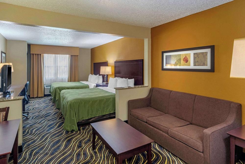 Quality Suites Addison - Dallas photo 49
