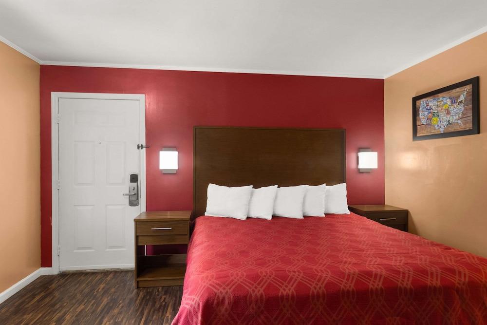 Econo Lodge Cornersville I-65 photo 19