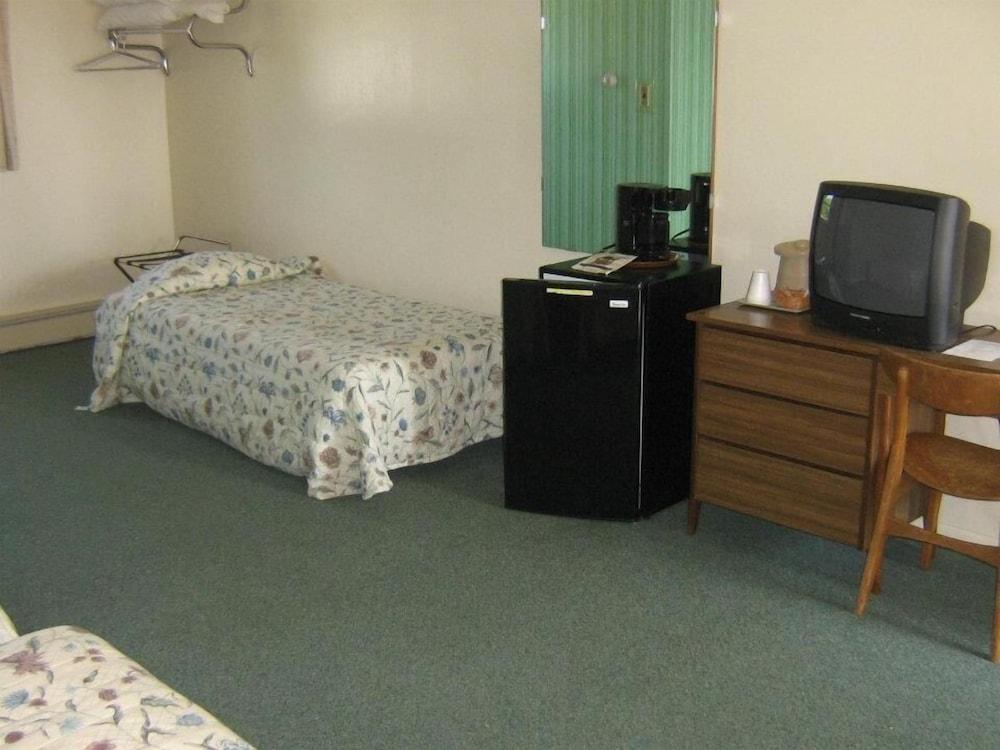 Chapel Hill Motel photo 3