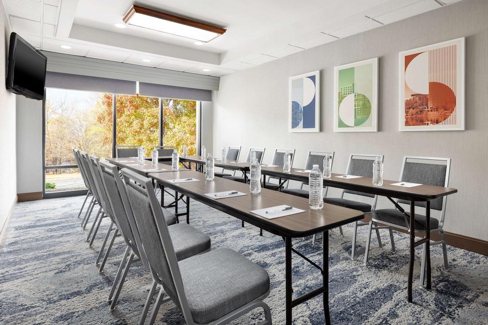 Hampton Inn Columbia photo 12
