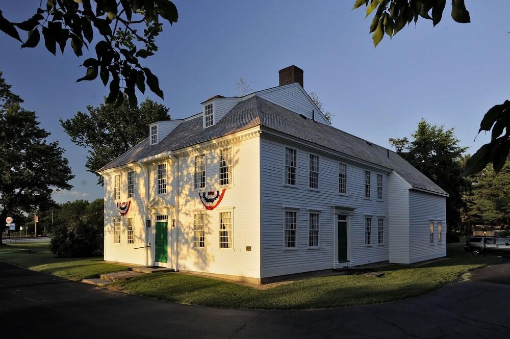Old Sturbridge Inn and Reeder Family Lodges photo 49
