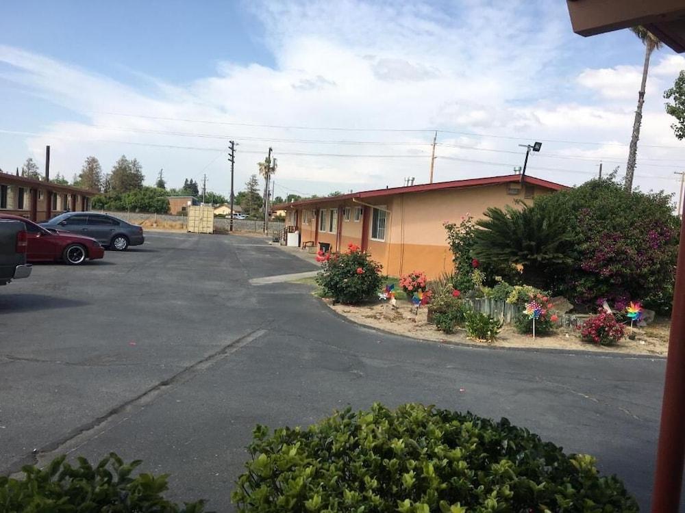 Valley Motel photo 1