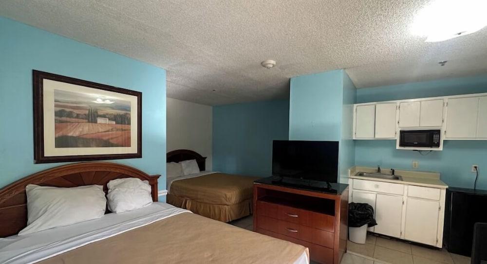 GUEST COTTAGES & SUITES photo 9