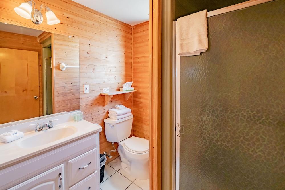 AA Heart of Wildwood Motels photo 65