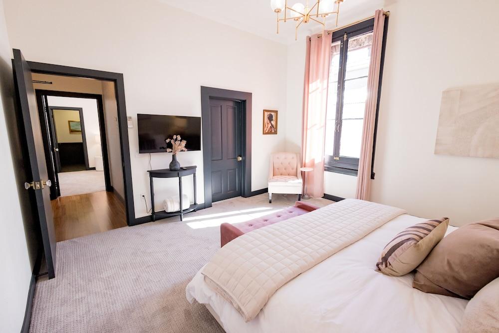 Speakeasy Suites photo 26