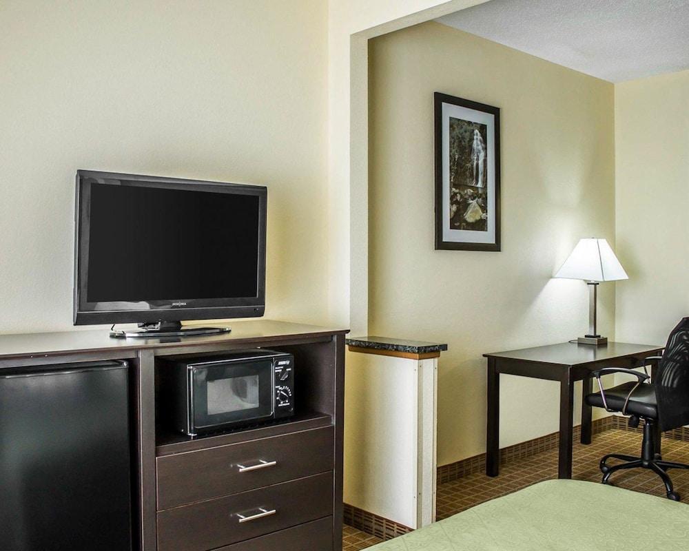 Quality Inn photo 9