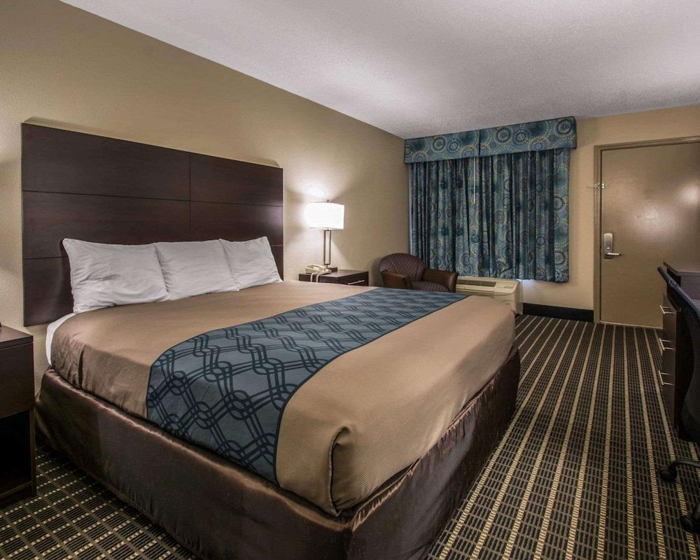 Econo Lodge Defuniak Springs I-10 photo 18