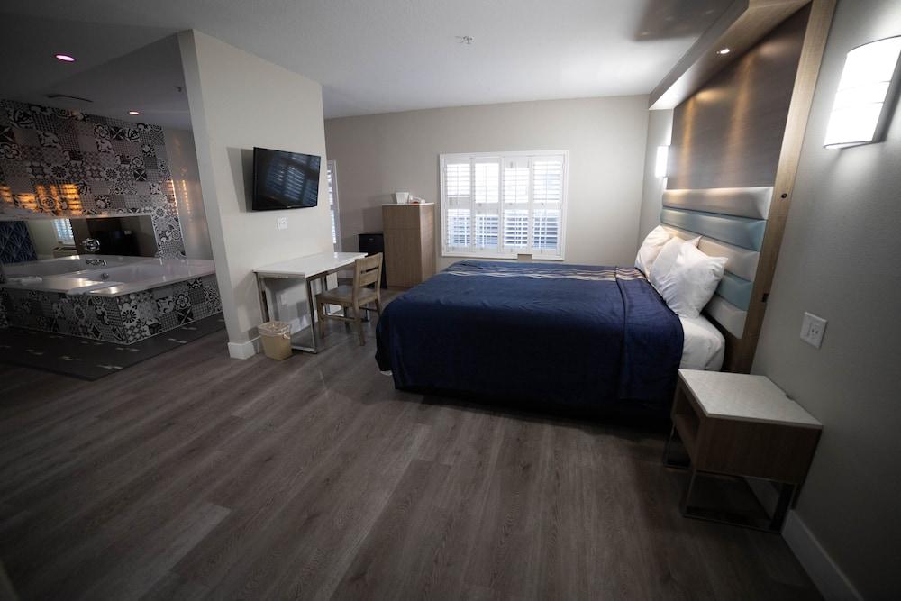Mid City Inn and Suites photo 46