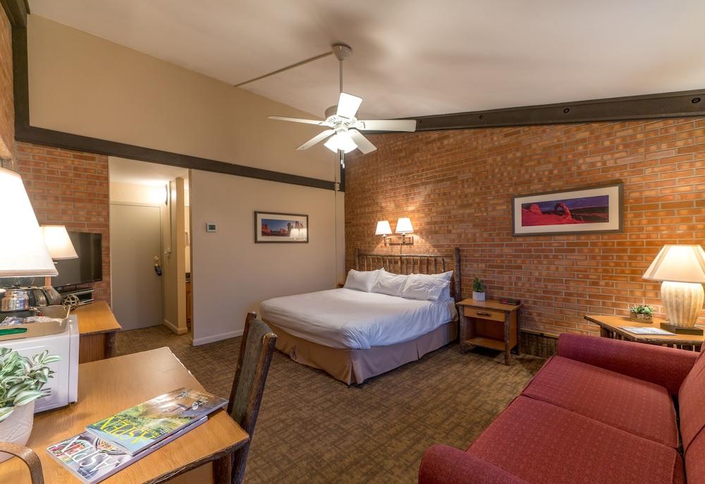 Mountain Chalet Snowmass photo 8