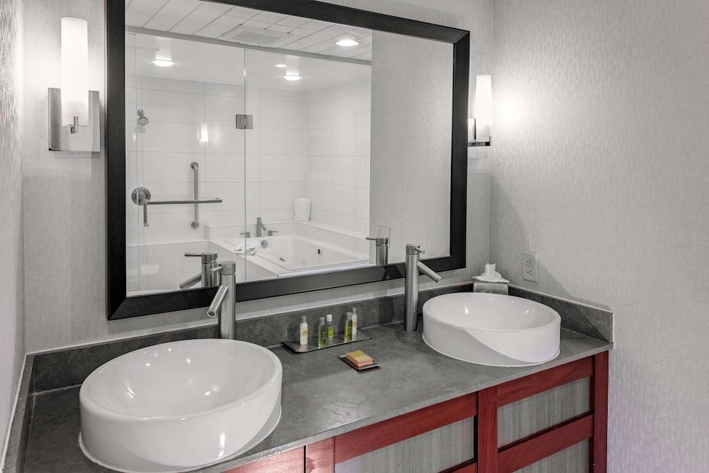 DoubleTree by Hilton Omaha Downtown photo 18