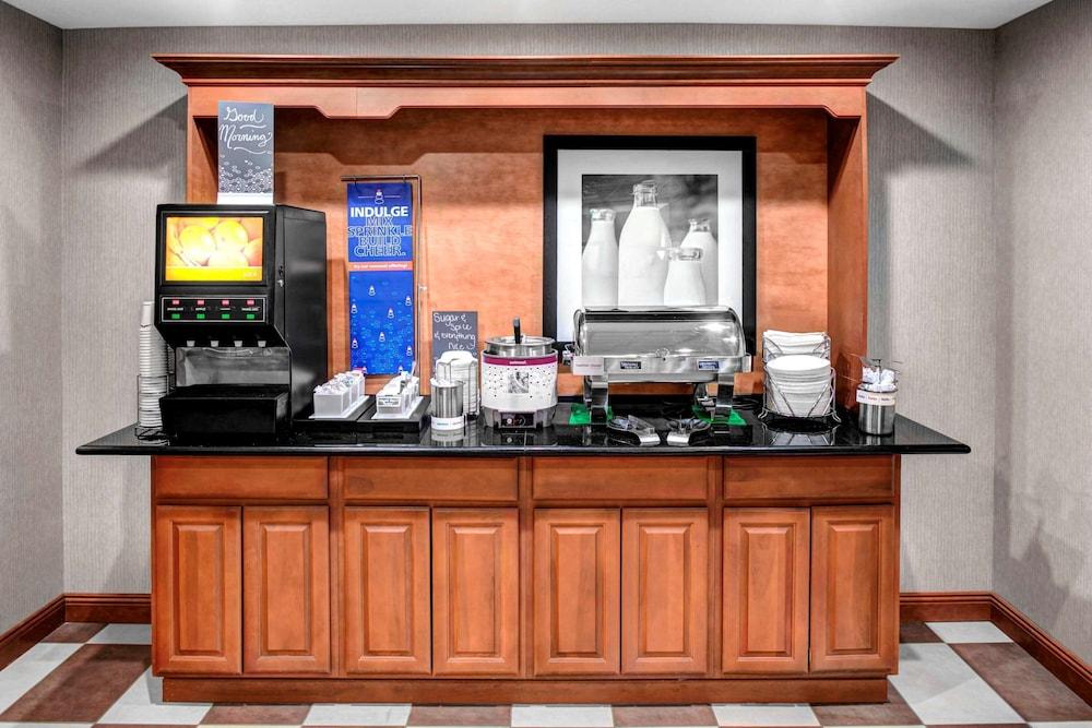 Hampton Inn Coldwater photo 18
