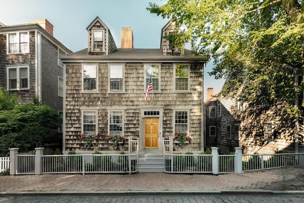 Sawyer House photo 1