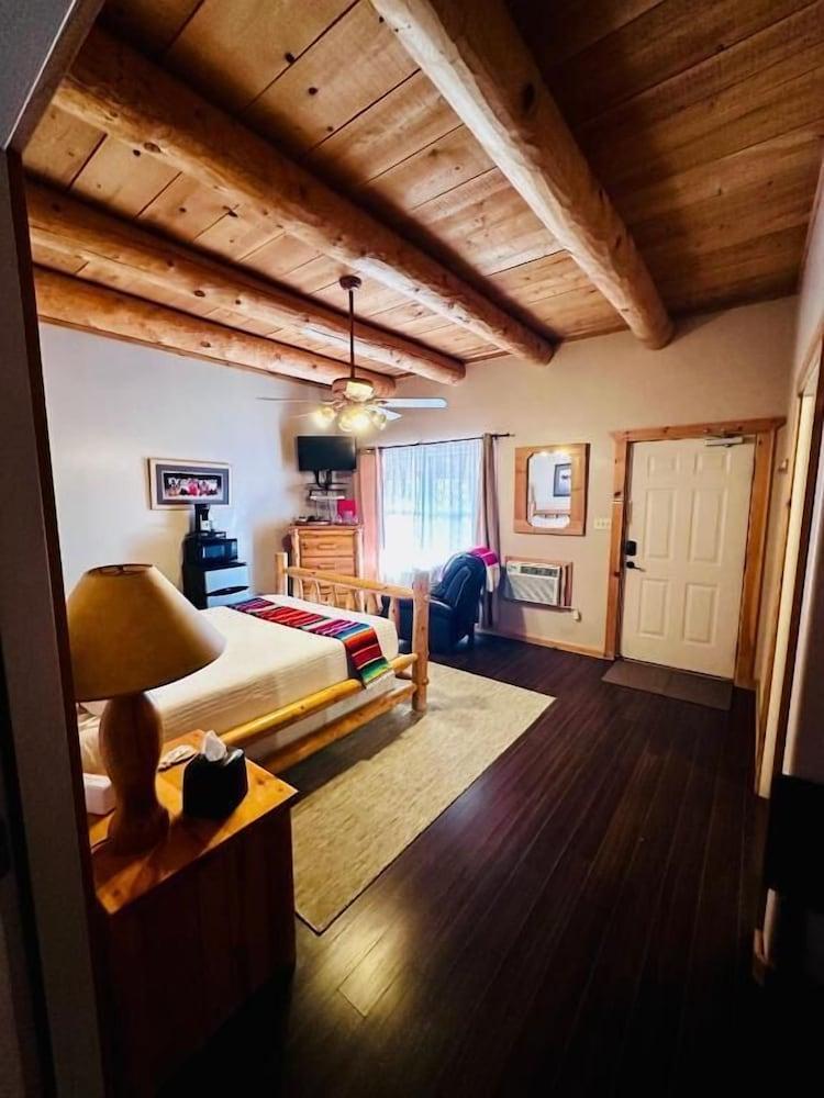 Adobe Rose Inn photo 31