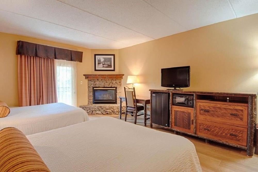 Old Creek Lodge photo 13