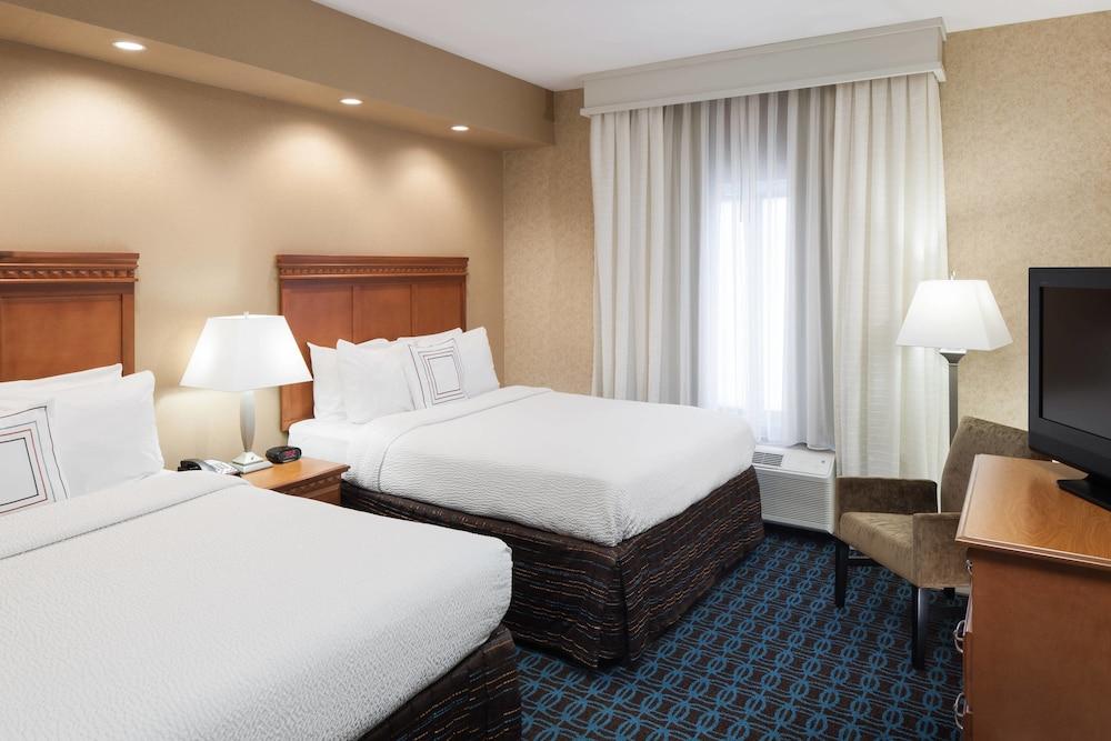 Fairfield Inn & Suites by Marriott Jacksonville Butler Blvd photo 3