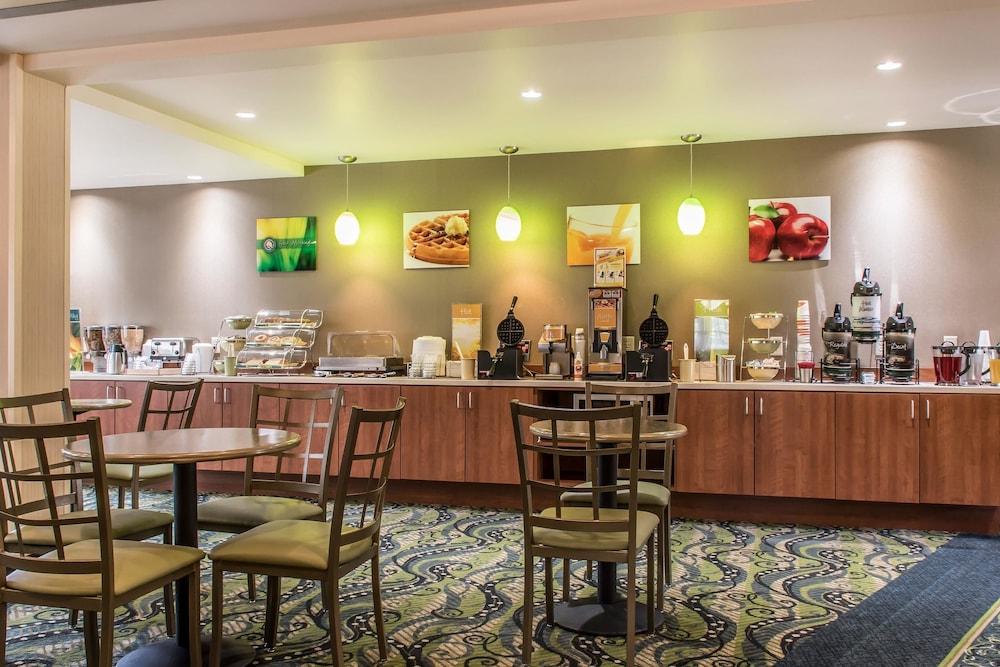Quality Inn Bedford photo 47