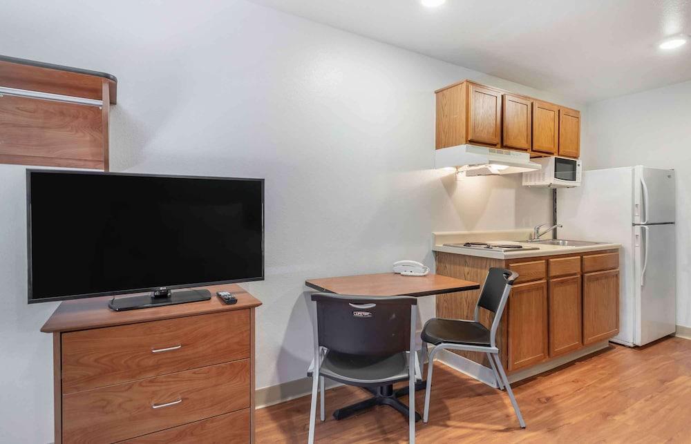 Extended Stay America Select Suites - Laredo photo 2