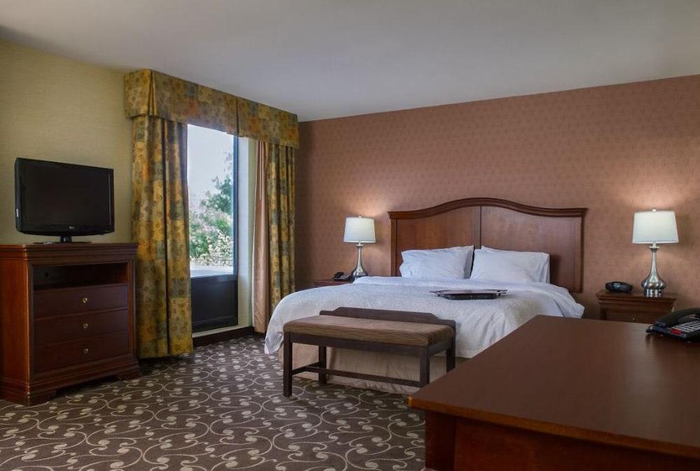 Hampton Inn Brattleboro photo 2