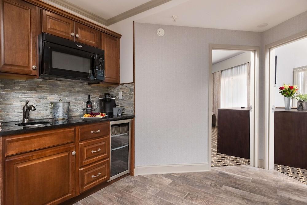 Inn at the Colonnade Baltimore - a DoubleTree by Hilton photo 33