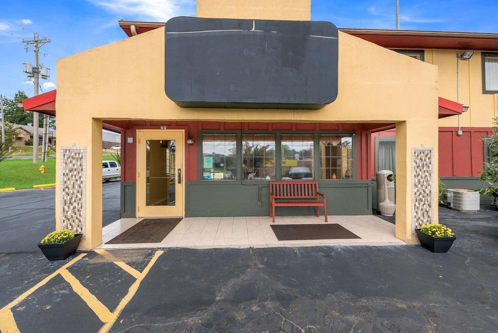 Rodeway Inn Benton photo 12