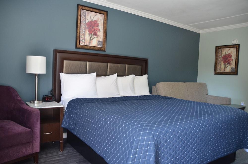 Budget Inn photo 3