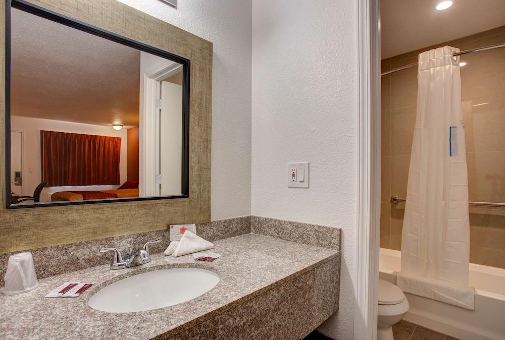 Motel 6 Branson, MO photo 32