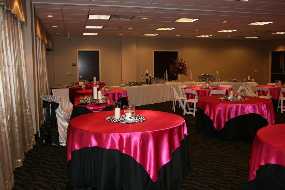 Hampton Inn Jacksonville-Anniston Area photo 50