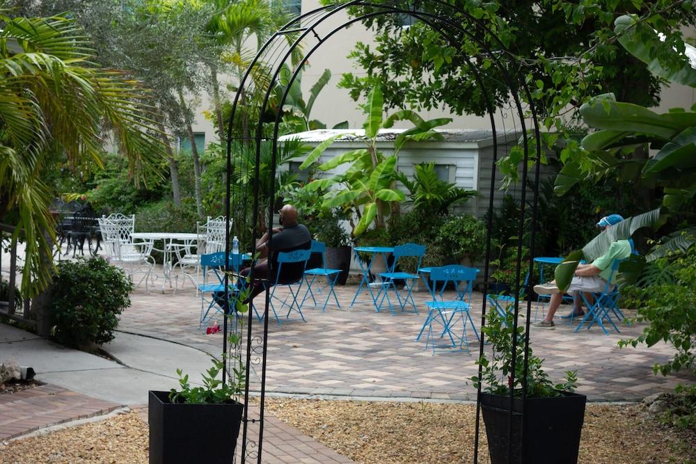 Manatee Palms photo 96