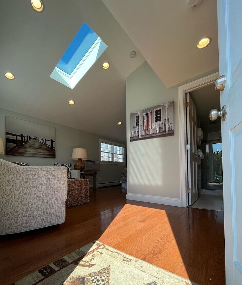 Beach Breeze Inn photo 20
