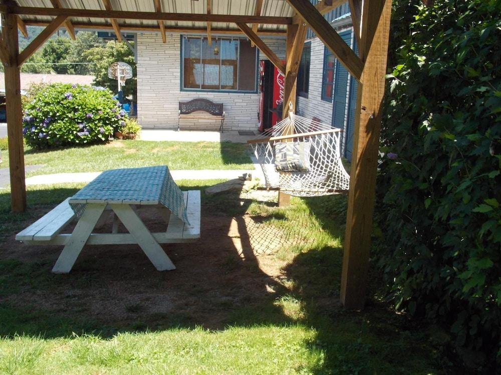 Clarketon Motel photo 6